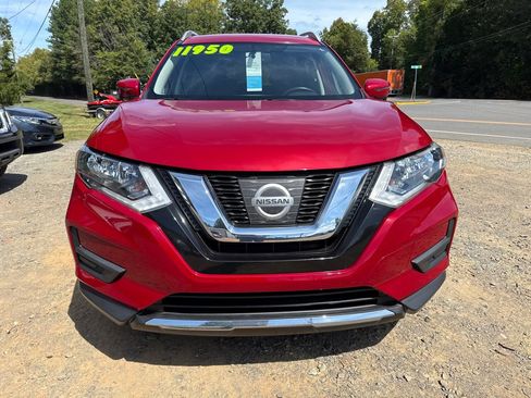 Used 2017 Nissan Rogue SV w/ SV Premium Package image 3