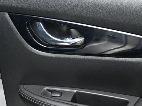 Used 2017 Nissan Rogue Sport SL image 27