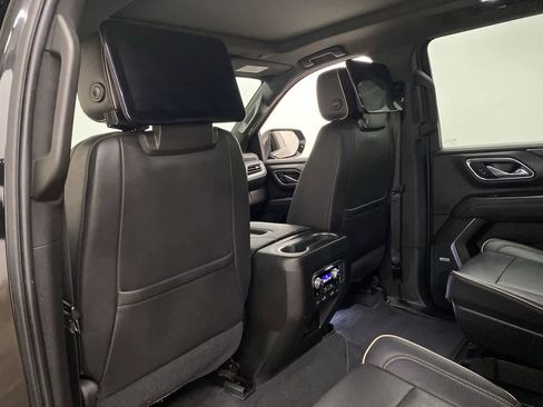 Used 2021 GMC Yukon XL SLT w/ SLT Luxury Plus Package image 15