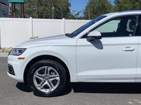 Used 2018 Audi Q5 2.0T Premium Plus w/ Premium Plus Package AWD/4WD image 2