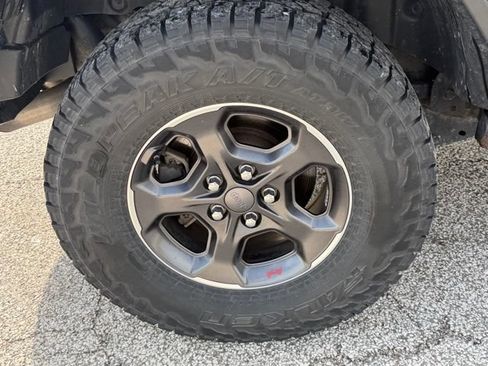 Used 2019 Jeep Wrangler Unlimited Rubicon w/ Advanced Safety Group AWD/4WD image 38