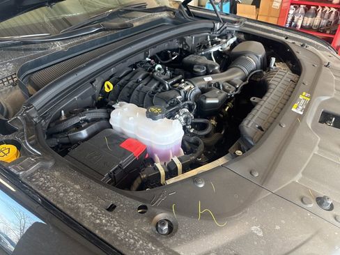 New 2025 Jeep Grand Cherokee Laredo w/ Luxury Tech Group I image 16