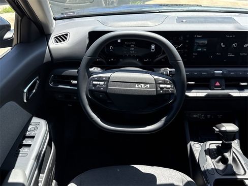 New 2025 Kia K4 EX image 15