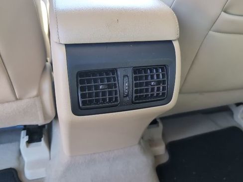 Used 2016 Toyota Camry XLE image 25