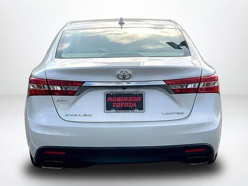 Used 2013 Toyota Avalon Limited image 4