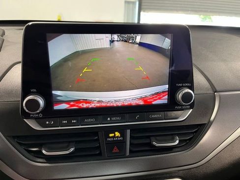 Used 2023 Nissan Altima 2.5 SR FWD image 28