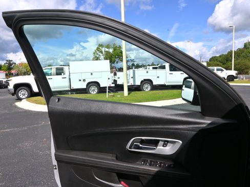 Used 2017 Chevrolet Equinox Premier w/ Enhanced Convenience Package image 24
