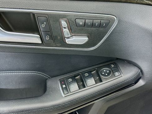 Used 2014 Mercedes-Benz E 350 4MATIC Sedan image 19