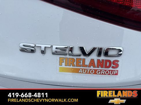 Used 2022 Alfa Romeo Stelvio Ti image 30