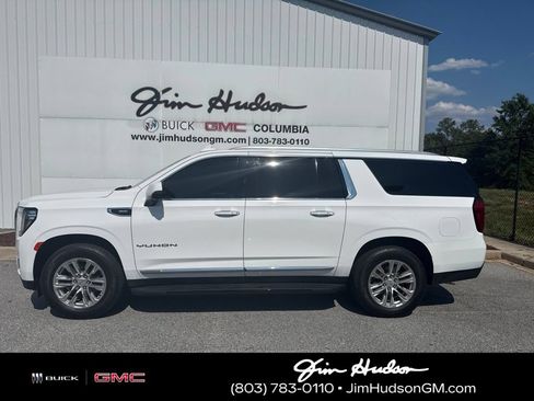 Used 2022 GMC Yukon XL SLT w/ SLT Luxury Package RWD image 2