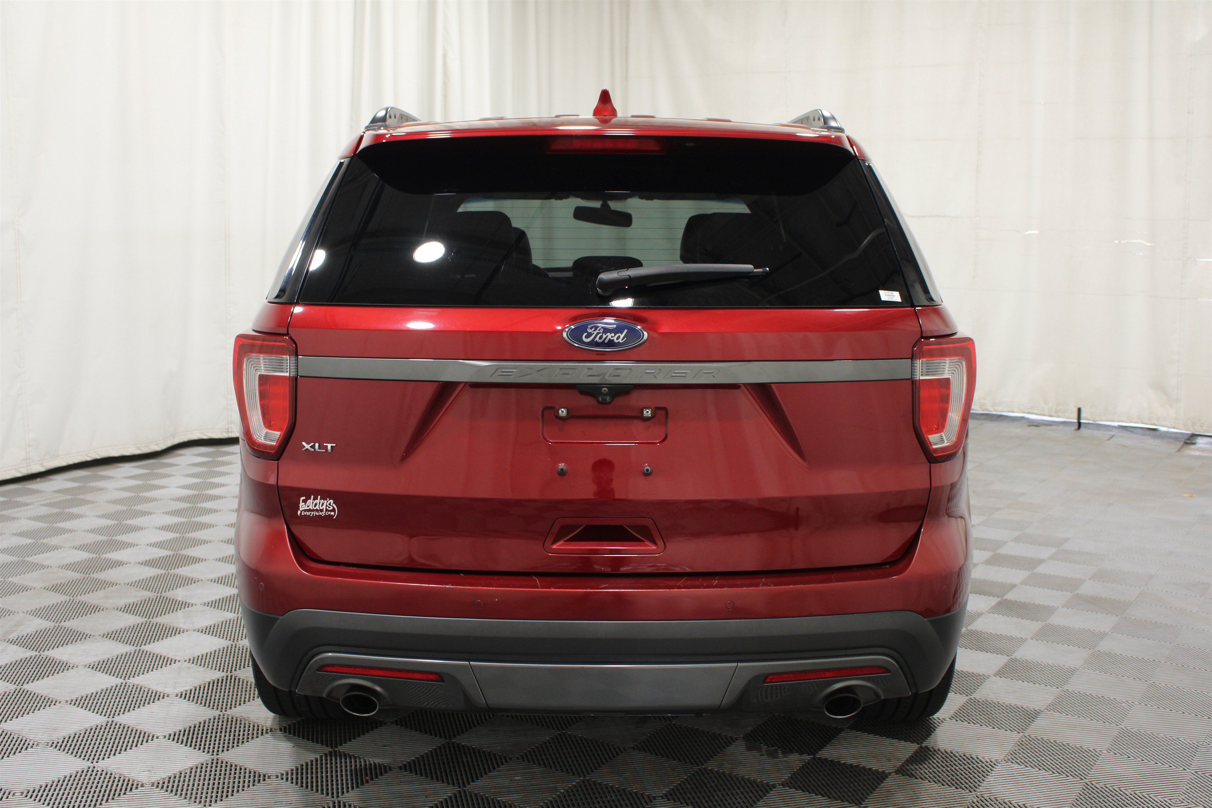 Used 2017 Ford Explorer XLT w/ Equipment Group 202A FWD image 32