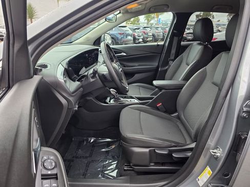 Used 2025 Buick Encore GX Preferred FWD image 12