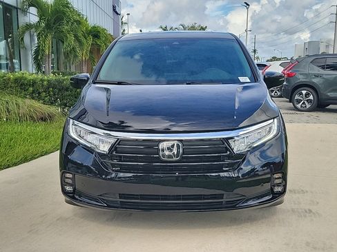 Used 2023 Honda Odyssey Elite image 2
