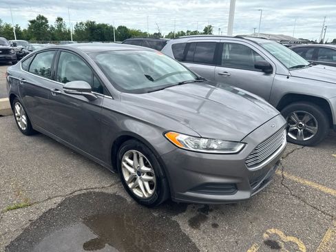 Used 2014 Ford Fusion SE FWD image 6
