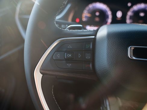 New 2025 Jeep Grand Cherokee L Limited image 17