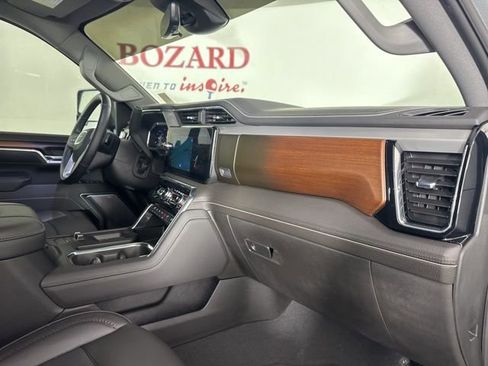 Used 2025 GMC Sierra 3500 Denali w/ Denali Reserve Package image 17