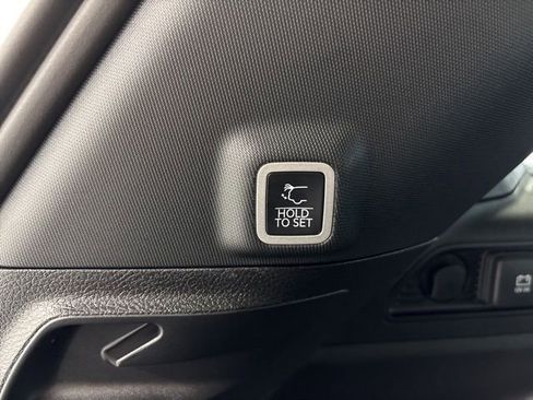 New 2025 Jeep Grand Cherokee Altitude image 15