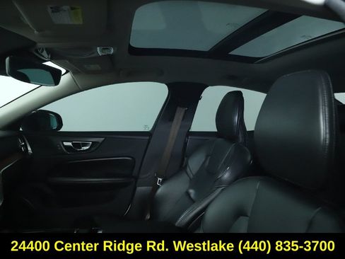 Used 2022 Volvo S60 T8 R-Design Expression AWD/4WD image 19