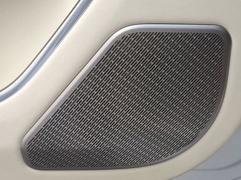 Used 2024 Land Rover Range Rover Autobiography image 32