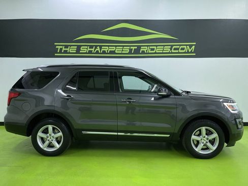 Used 2016 Ford Explorer XLT image 11