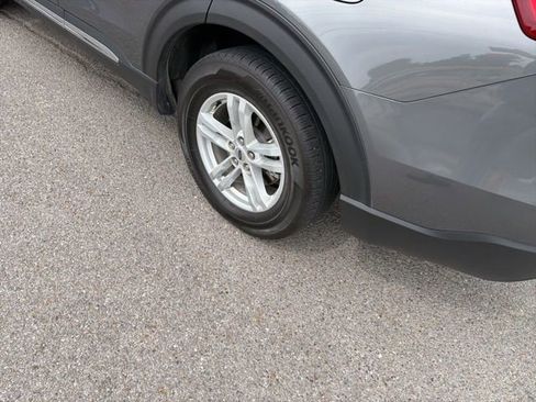 Used 2024 Ford Explorer XLT image 24