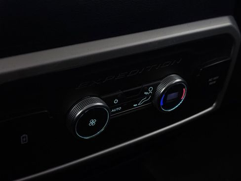 Used 2022 Ford Expedition XLT image 67