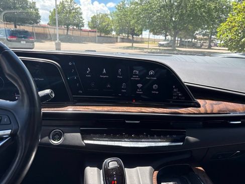 Used 2022 Cadillac Escalade ESV Sport Platinum w/ LPO, ONYX Package AWD/4WD image 13