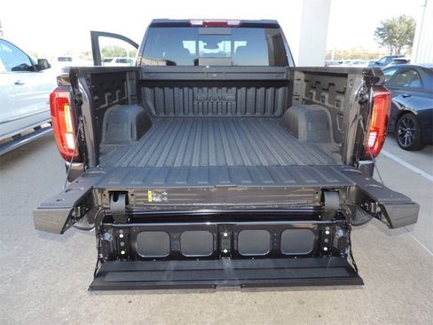 New 2026 GMC Sierra 1500 SLT image 15