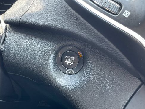 Used 2019 Jeep Cherokee Latitude Plus FWD image 24