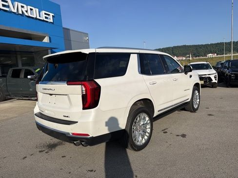 Used 2025 GMC Yukon Denali w/ Sun & Power Step Package AWD/4WD image 4