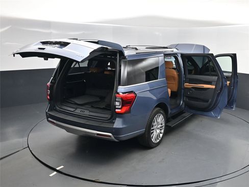 Used 2023 Ford Expedition Max Platinum image 28