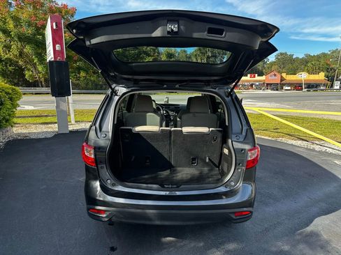 Used 2015 MAZDA MAZDA5 Sport image 10