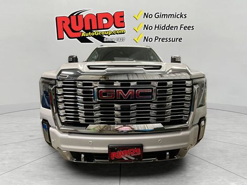 Used 2025 GMC Sierra 2500 Denali w/ Denali Reserve Package AWD/4WD image 9