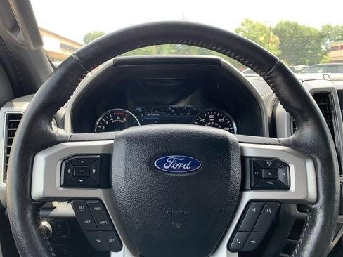 Used 2019 Ford F150 Lariat w/ Equipment Group 502A Luxury AWD/4WD image 5