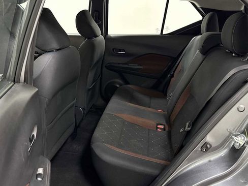 Used 2019 Nissan Kicks SR image 23