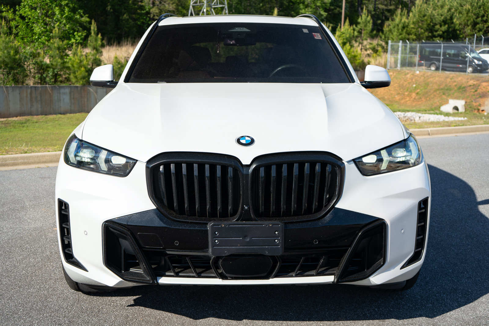 Used 2024 BMW X5 xDrive40i w/ M Sport Package AWD/4WD image 2