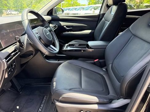 Used 2025 Hyundai Tucson Limited AWD/4WD image 17