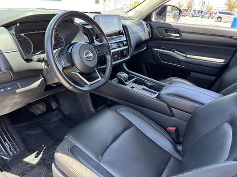 Used 2022 Nissan Pathfinder SL w/ SL Premium Package FWD image 16