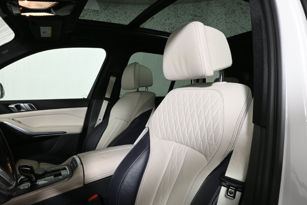 Used 2022 BMW X5 xDrive40i w/ M Sport Package AWD/4WD image 5