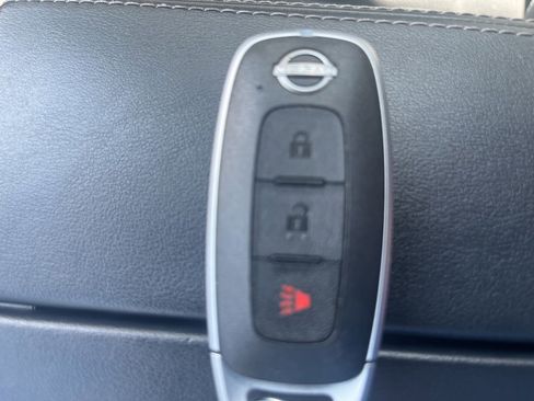 Used 2023 Nissan Rogue S image 25