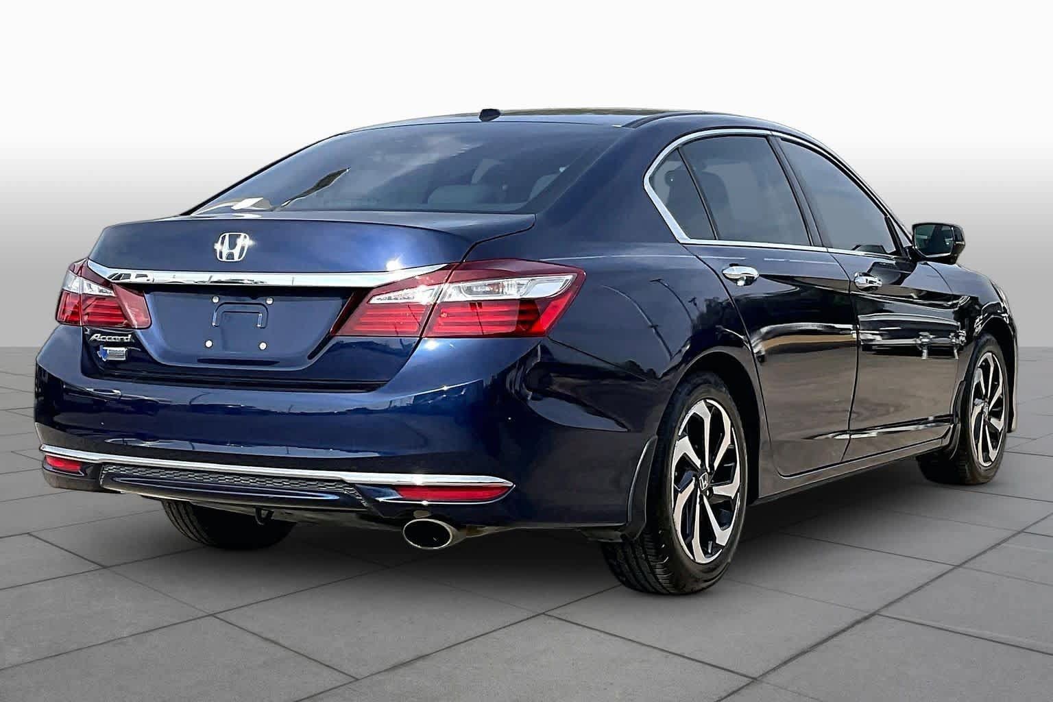 Used 2017 Honda Accord EX image 13