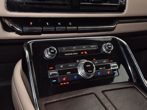 Certified 2023 Lincoln Navigator Reserve AWD/4WD image 31