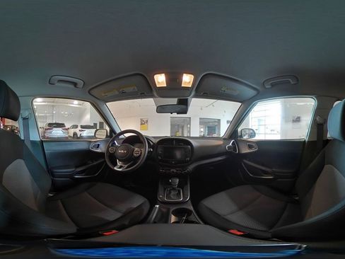 Used 2025 Kia Soul LX w/ LX Technology Package FWD image 41