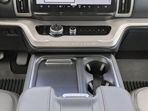 Certified 2025 Ford Expedition Max Active image 21