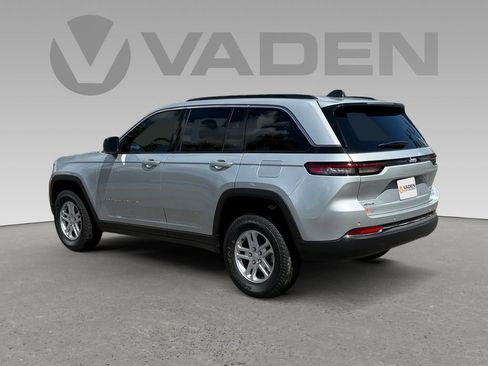 New 2025 Jeep Grand Cherokee Laredo image 24