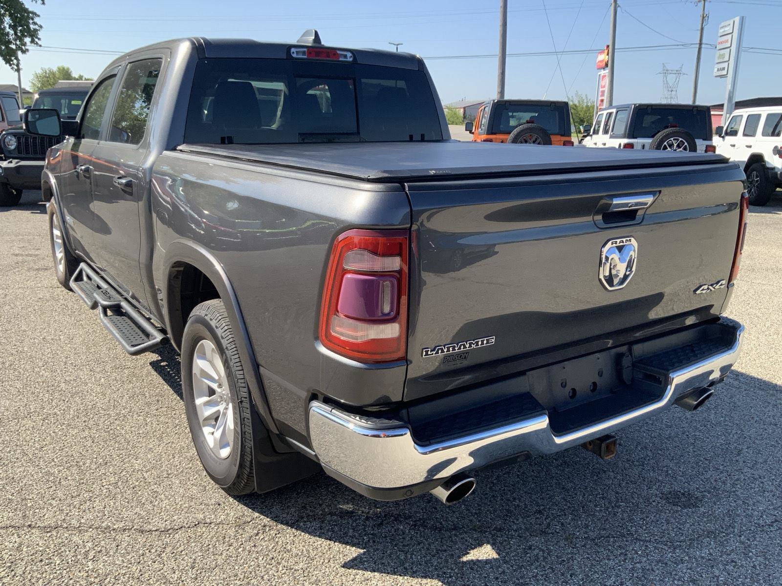 Used 2022 RAM 1500 Laramie AWD/4WD image 9