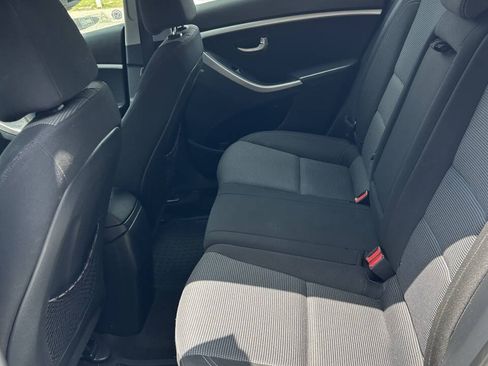 Used 2015 Hyundai Elantra GT FWD image 16