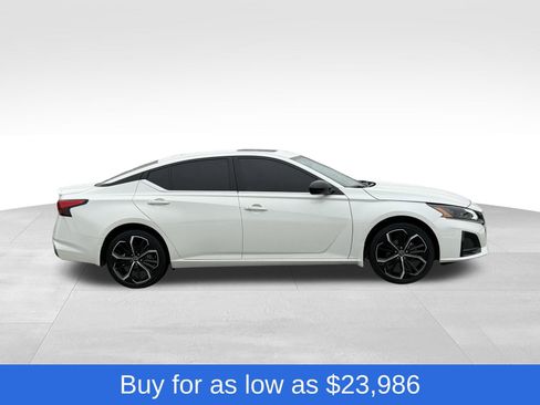 Used 2024 Nissan Altima 2.5 SR w/ SR Premium Package image 6