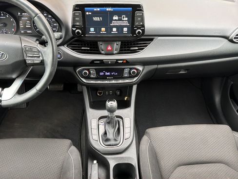 Used 2018 Hyundai Elantra GT w/ Style Package 02 FWD image 7