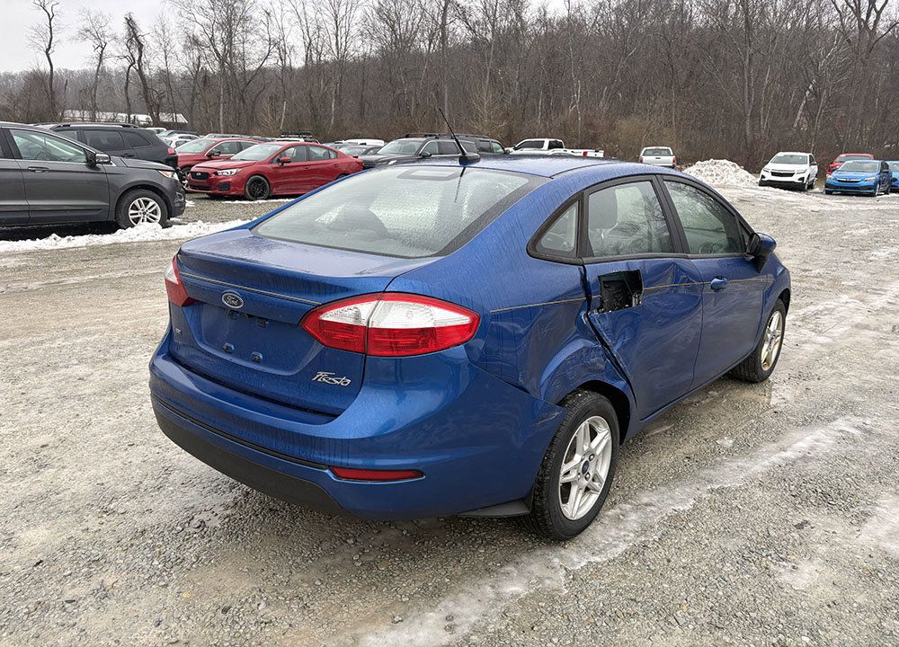 Used 2018 Ford Fiesta SE FWD image 1